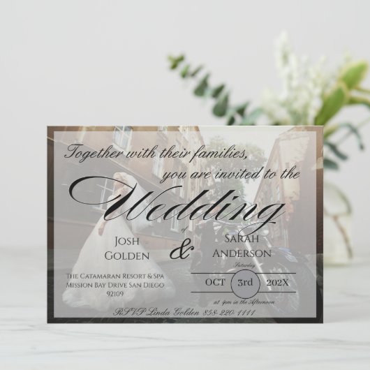 Simple Photo Wedding Invitation White & Black (Debout devant)