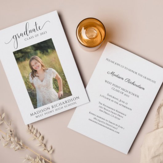 Simple Script Black & White Photo Graduparty Kaart