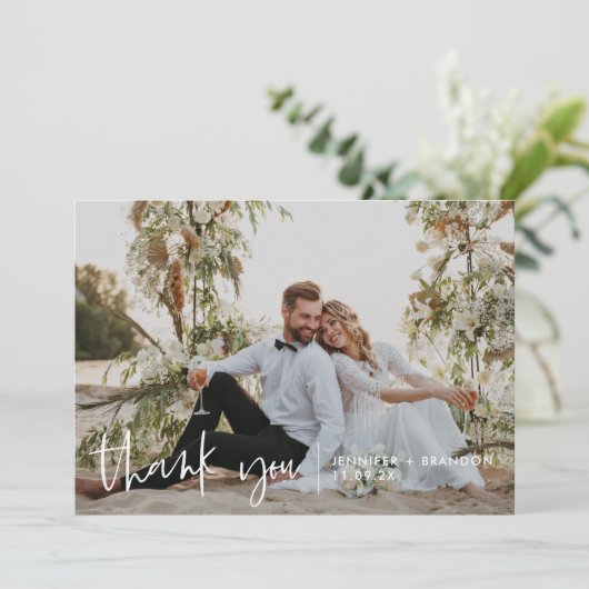Simple Script Moderne Mariage Merci photo (Debout devant)