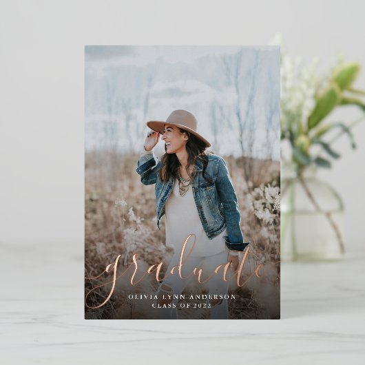 Simple Script Rose Gold Graduation Announcement Folie Uitnodiging (Staand Voorkant)