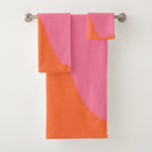 Simple Waves 4 in roze, Sinaasappel en crème Bad Handdoek (Insitu)
