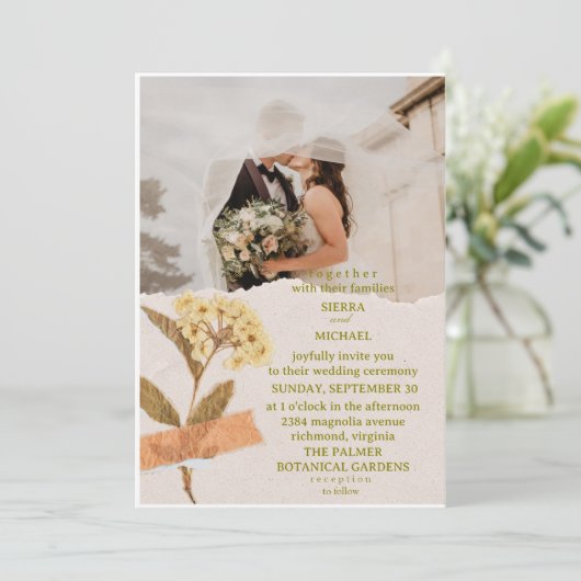 Simple wedding invitations that express  (Debout devant)