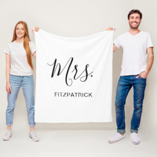 Simple White Mrs Last Name Wedding Bride Pas getro Fleece Deken