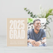 SIMPLEMENT BOLD 2025 GRAD PHOTO GRAD INVITATION (Debout devant)