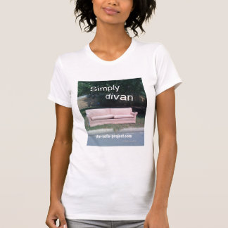 Simplement le T-shirt des femmes de base de divan