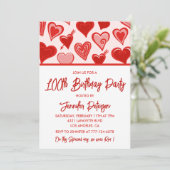 Simples invitations pour son 100e anniversaire pou (Debout devant)
