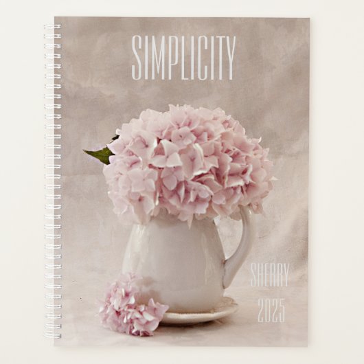 Simplicité Pink Hydrangeas dans un Pitcher (Devant)