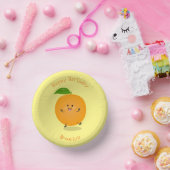 Sinaasappel citrusvruchten die met klauterdansen papieren kommen (Feest)