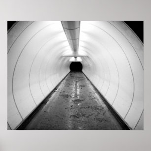 Singapore. Een verlichte voetgangertunnel in Poster