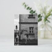 Singin' dans la carte postale de la pluie, avec Ci (Debout devant)