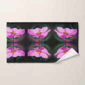 Single Pink Cosmos Flower Abstract Pattern Bad Handdoek (Handdoek)