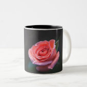 Single Pink Rose Tweekleurige Koffiemok (Voorkant rechts)
