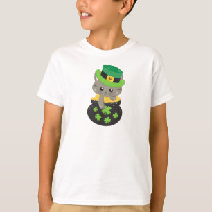 Sint Patrick's Day Cat, Clovers, Pot of Gold T-shirt