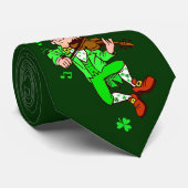 Sint-Patrick's Leprechaun spelen een fiddle Stropdas (Opgerold)