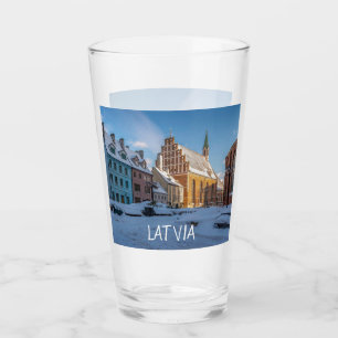 Sint-Peter kerk in de winter in Riga, Letland Glas