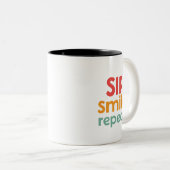 Sip, Sourire, Répéter - Mug à deux tons 11 oz (Devant droit)