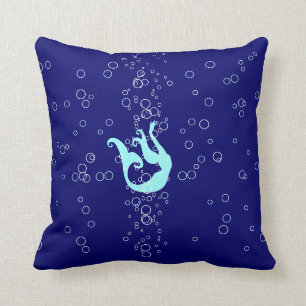 sirène turquoise sur coussin bleu