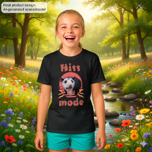 Sissende stand grappige opossum chaotisch dier t-shirt