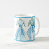 Sisters Blue Dress Mug de Heather French Henry (Devant droit)