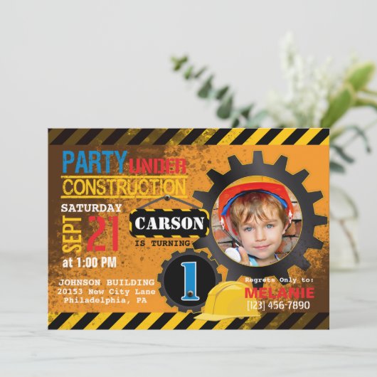 Site de construction Gears Invitation de fête d'an (Debout devant)