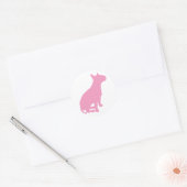 Sitting Bull Terrier (roze) Ronde Sticker (Envelop)