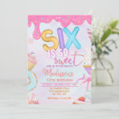 six est une invitation si douce (Debout devant)