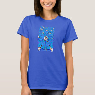 six étoiles de blanc de point sur le T-shirt bleu