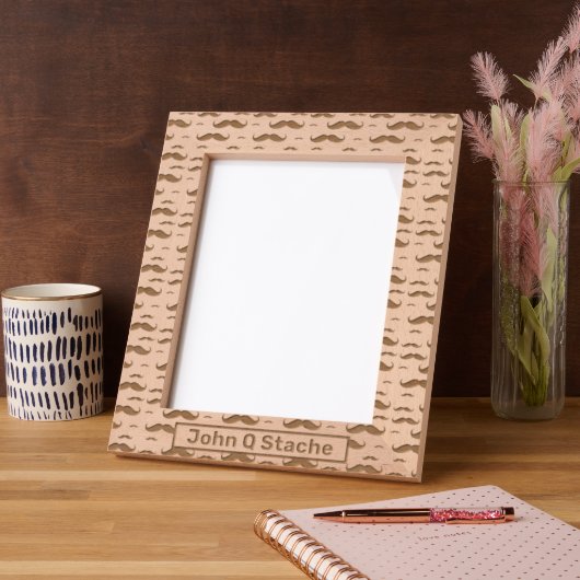 Sjabloon van snor naam gegraveerde lijstjes (Links)