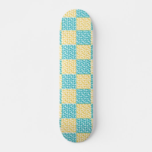 Skateboard à damiers Amour en Turquoise, Jaune et Blanc (Devant)