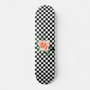 Skateboard À damiers en noir et blanc et rose