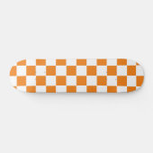 Skateboard à damiers orange et blanc (Horz)