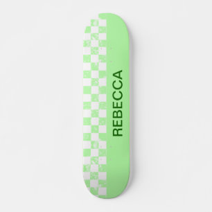 Skateboard à damiers vert citron pastel