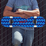 Skateboard Ajouter un nom Initiales, Motif de hachage bleu ti<br><div class="desc">Ajoutez le nom ou les initiales que vous voulez sur ce design génial - Voir ma boutique pour beaucoup plus de modèles de skateboard personnalisés et Skateboard T-Shirts,  Sweat - shirts à capuche,  Backpacks,  couvertures et plus encore.</div>