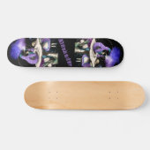 Skateboard Alice foncée et la chenille Fumer sur les champign (Horz)