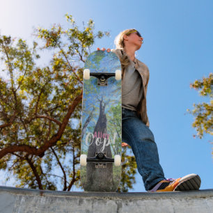 Skateboard Alley Oop ciel d'automne et feuilles