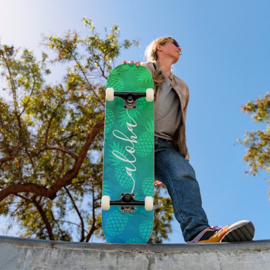 Skateboard "Aloha" typographie cool bleu vert ananas ombre (Extérieur 1)