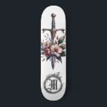 Skateboard *~* AP88 Feu d'épée médiévale Flore florale<br><div class="desc">(Code de recherche AP88 pour trouver des articles similaires ) Transfert facile vers d'autres produits Zazzle. Patinage arrière - plan BLANC avec FLEURS DE LAVENDER ÉPÉE MÉDIÉVALE pour tueurs de dragon avec FLEURS / éléments FLORAUX et avec BAGAGE de FEU / FLAMES / FLAME et lettre, MONOGRAMME INITIAL pour votre...</div>
