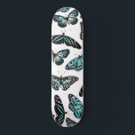 Skateboard Aqua Turquoise Papillons noirs Motif aquarelle<br><div class="desc">Cette motif moderne, artistique et cool est parfaite pour une femme branchée et élégante. Il est décoré d'une aquarelle verte turquoise couleur néon peinte à la main et d'un motif papillon noir sur un arrière - plan blanc simple. C'est girly, élégant, bohème, et joli. ***REMARQUE IMPORTANTE DE CONCEPTION : Pour...</div>