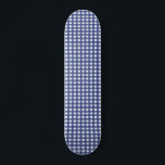 Skateboard Aquarelle bleue En vichy Skate<br><div class="desc">Un style aussi classique que votre A-game, ce skateboard ludique présente un design amusant d'aquarelle bleue en vichy.</div>