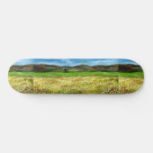 SKATEBOARD ARBRE SOLITAIRE DANS LE CHAMP DE FLEURS JAUNES, TO (Horz)
