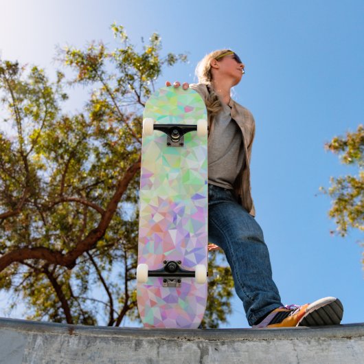 Skateboard Arc-en-ciel Low Poly (Extérieur 1)