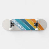 Skateboard Arc-en-ciel rétro avec nom (Horz)