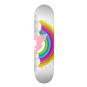 Skateboard Arc-en-ciel rose heureux de licorne dans les