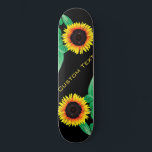 Skateboard Art Sunflowers - Ajouter votre texte / nom<br><div class="desc">Art Sunflower - Ajouter votre texte / nom / année / numéro / logo / plus - Choisissez / ajoutez vos couleurs arrière - plans préférées !</div>