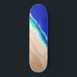 Skateboard Artsy Blue moderne Turquoise Sandy Beach Aquarelle<br><div class="desc">Cette aquarelle moderne et artistique est parfaite pour la saison estivale. Il représente une plage tropicale turquoise peinte à la main, vert, bleu cobalt et marron sablonneux. C'est cool, unique, artistique et tendance. ***REMARQUE IMPORTANTE DE CONCEPTION : Pour toute demande de conception personnalisée, comme les demandes de produit assorties, les...</div>