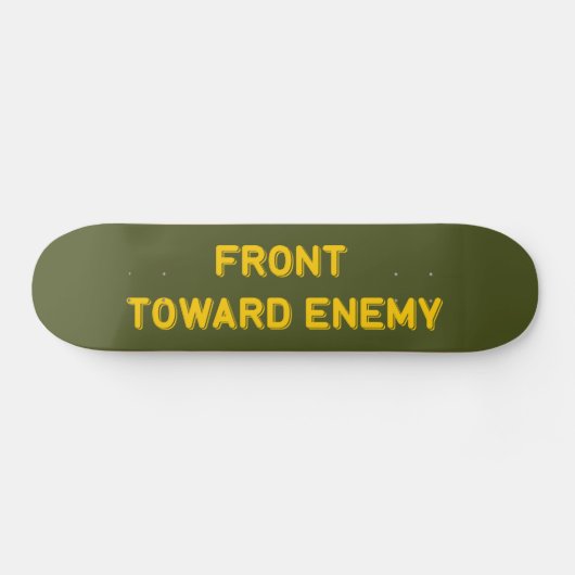 SKATEBOARD AVANT VERS L'ENNEMI (Horz)