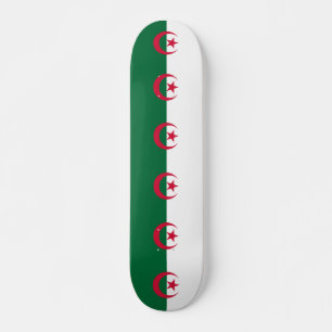 Skateboard avec drapeau d'Algérie
