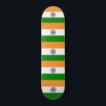 Skateboard avec drapeau de l'Inde<br><div class="desc">Montrez votre style et votre fierté culturelle grâce à notre planche à roulettes vibrante avec le drapeau de l'Inde! Ce skateboard de haute qualité est parfait pour les coureurs qui veulent express leur admiration pour la culture indienne tout en appréciant le plaisir du patinage. Les couleurs frappantes du drapeau indien...</div>