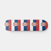 Skateboard avec drapeau de Serbie (Horz)