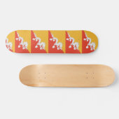 Skateboard avec drapeau du Bhoutan (Horz)